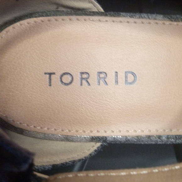 Torrid Faux Snake‎ Skin Strappy Platform Heel Sandal Size 9 Extra Wide - Picture 7 of 9